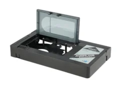 Kassetteadapter VHS-C til VHS.