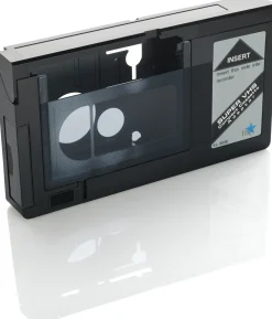 Kassetteadapter VHS-C til VHS.