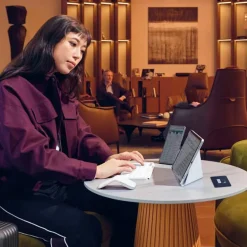 Logitech Mobi Fold sammenklappelig trådløs mus, Off-white