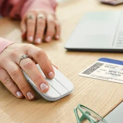 Logitech Mobi Fold sammenklappelig trådløs mus, Off-white