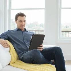 Logitech Slim Folio Tastaturcover til iPad 10,2