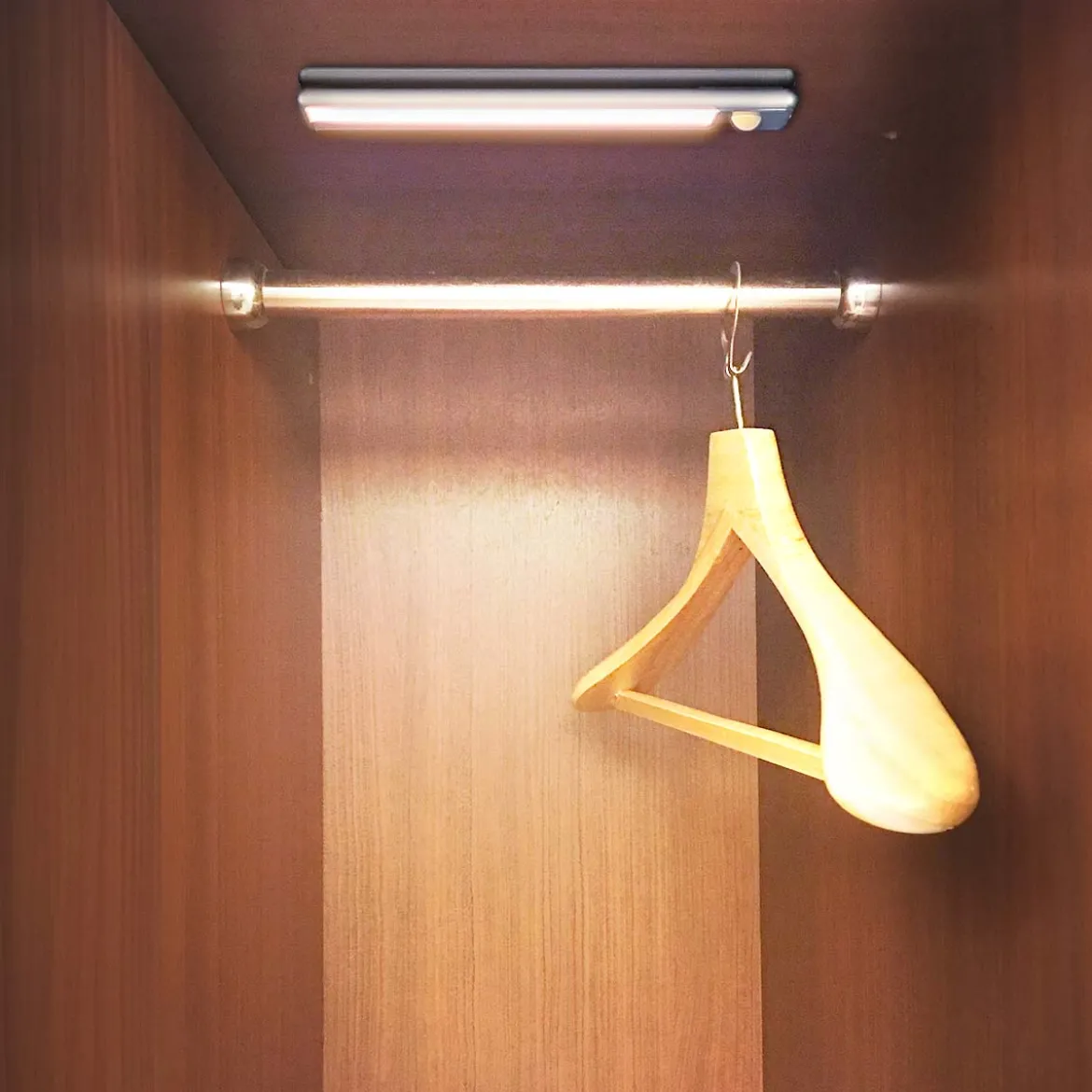 Nedis LED Skabslampe - 20cm