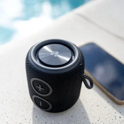 Nomadelic Loud 705 Vandtæt Bluetooth-højttaler - Sort