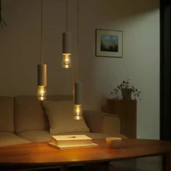 Philips Hue RGB ST72 smart LED-pære E27 500 lm