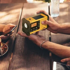 Sangean Håndsvingradio til FM-signal USB-C