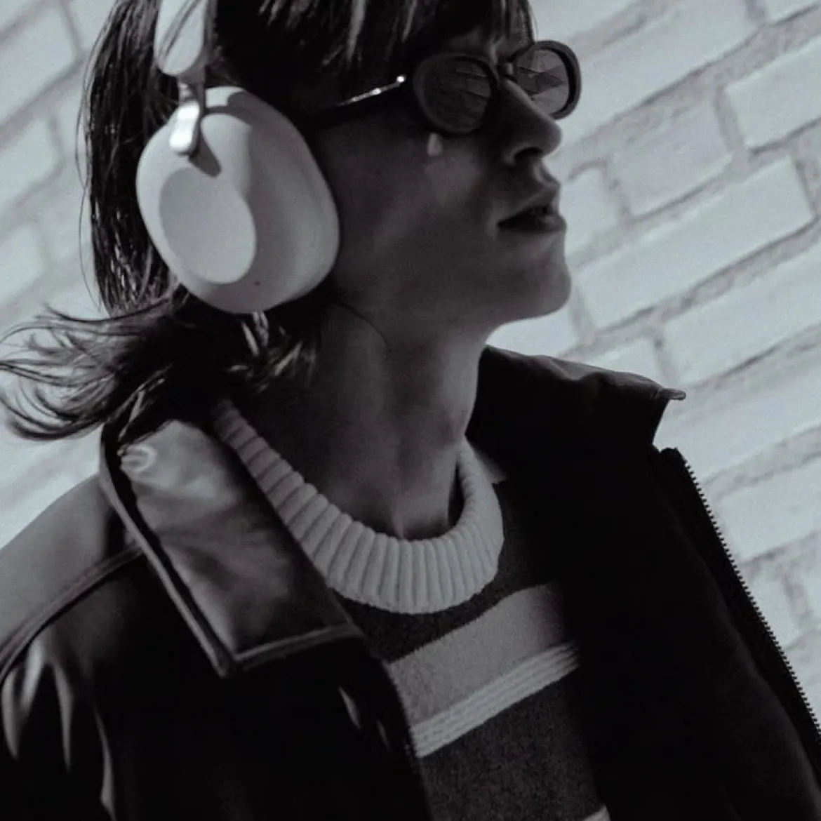Sudio K2 Pro trådløse over-ear-høretelefoner med ANC, Hvid
